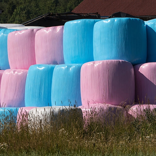 Película de envoltura de ensilaje Película de envoltura elástica de rollo redondo LLDPE para ensilaje Película de envoltura de ensilaje de balas de hierba Película de ensilaje agrícola